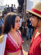 由人工智能合成的宝莱坞明星施拉达卡普尔扮演